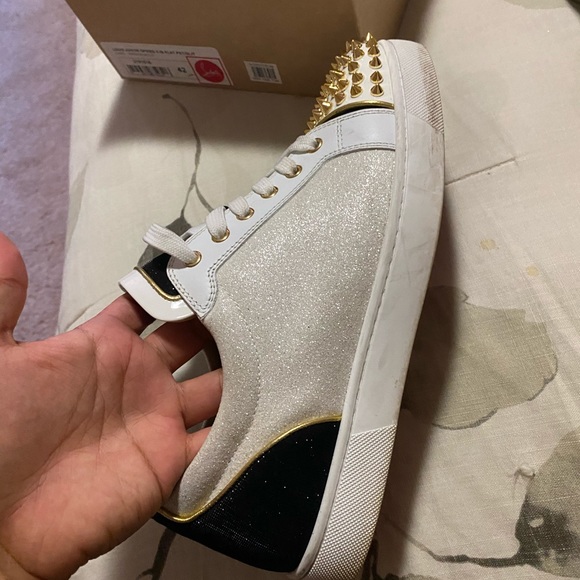 Christian Louboutin - Picture 5 of 13